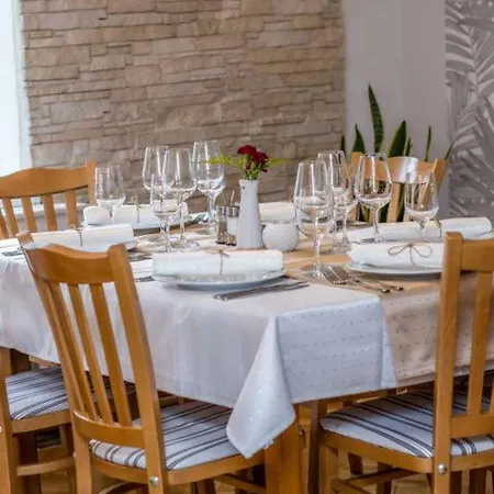 Bed and Breakfast Neuschoenau 2*